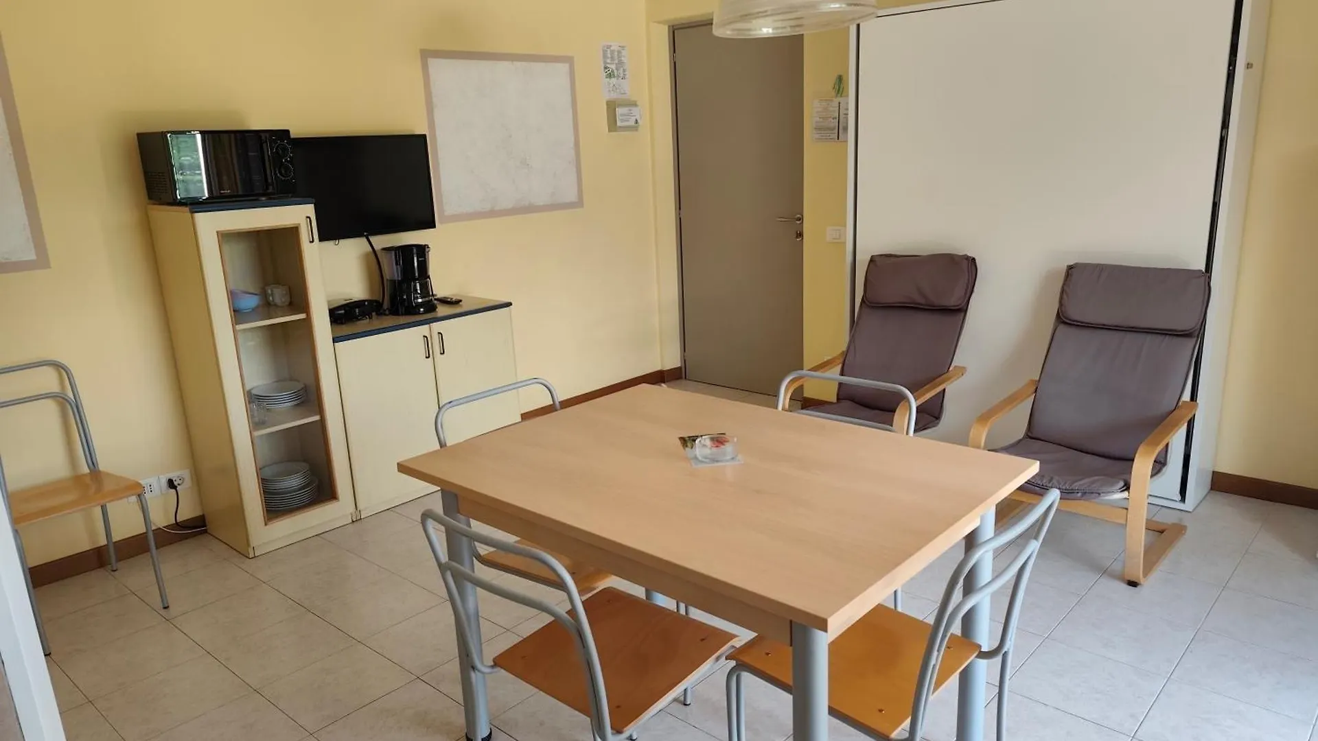 Bran & Denise Residence Костермано 3*,