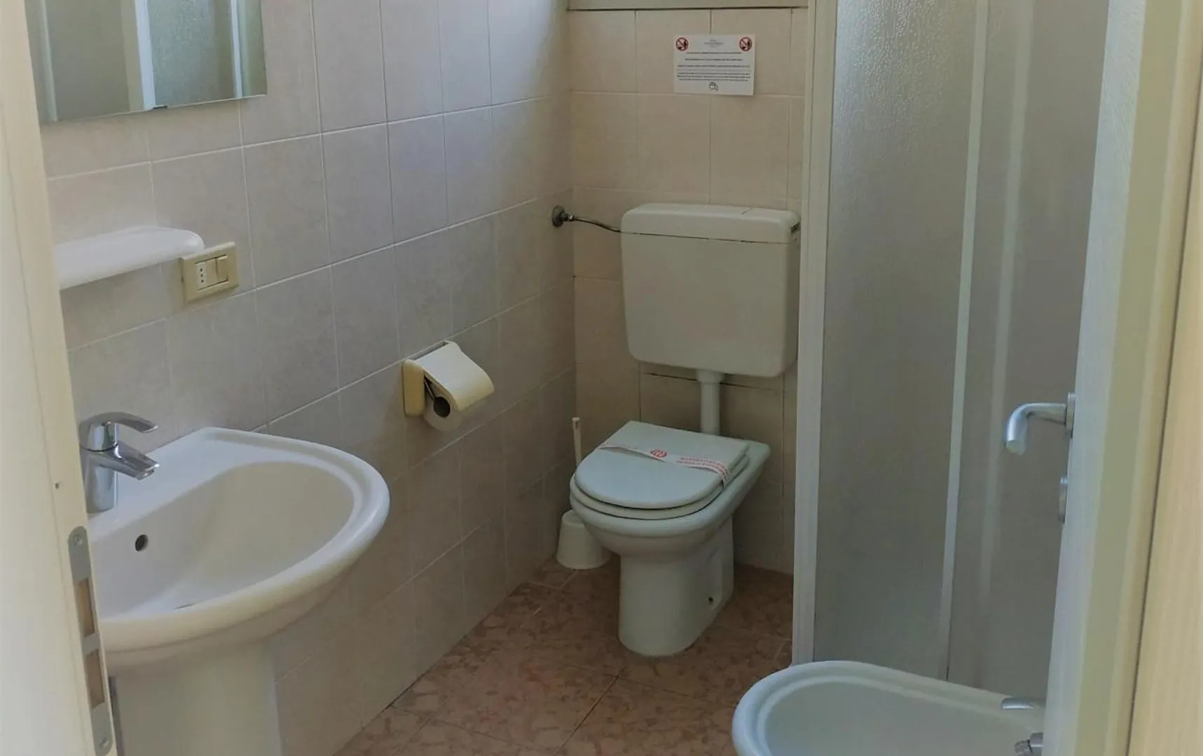 Bran & Denise Residence Костермано 3*,