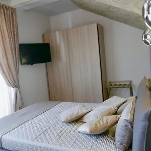 Phoenix Garda Hills Apartment Sirmione
