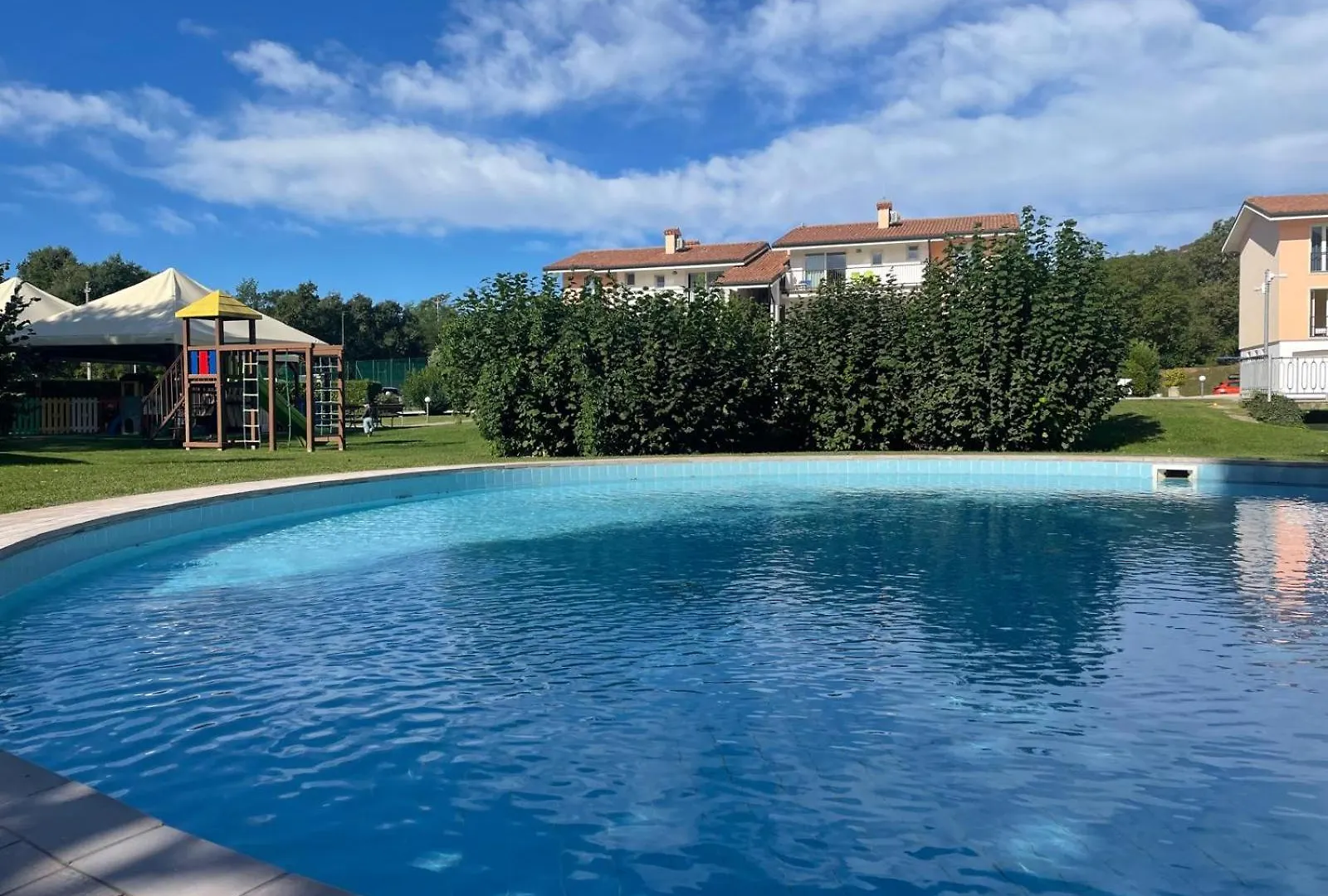 Bran & Denise Residence Costermano Italia