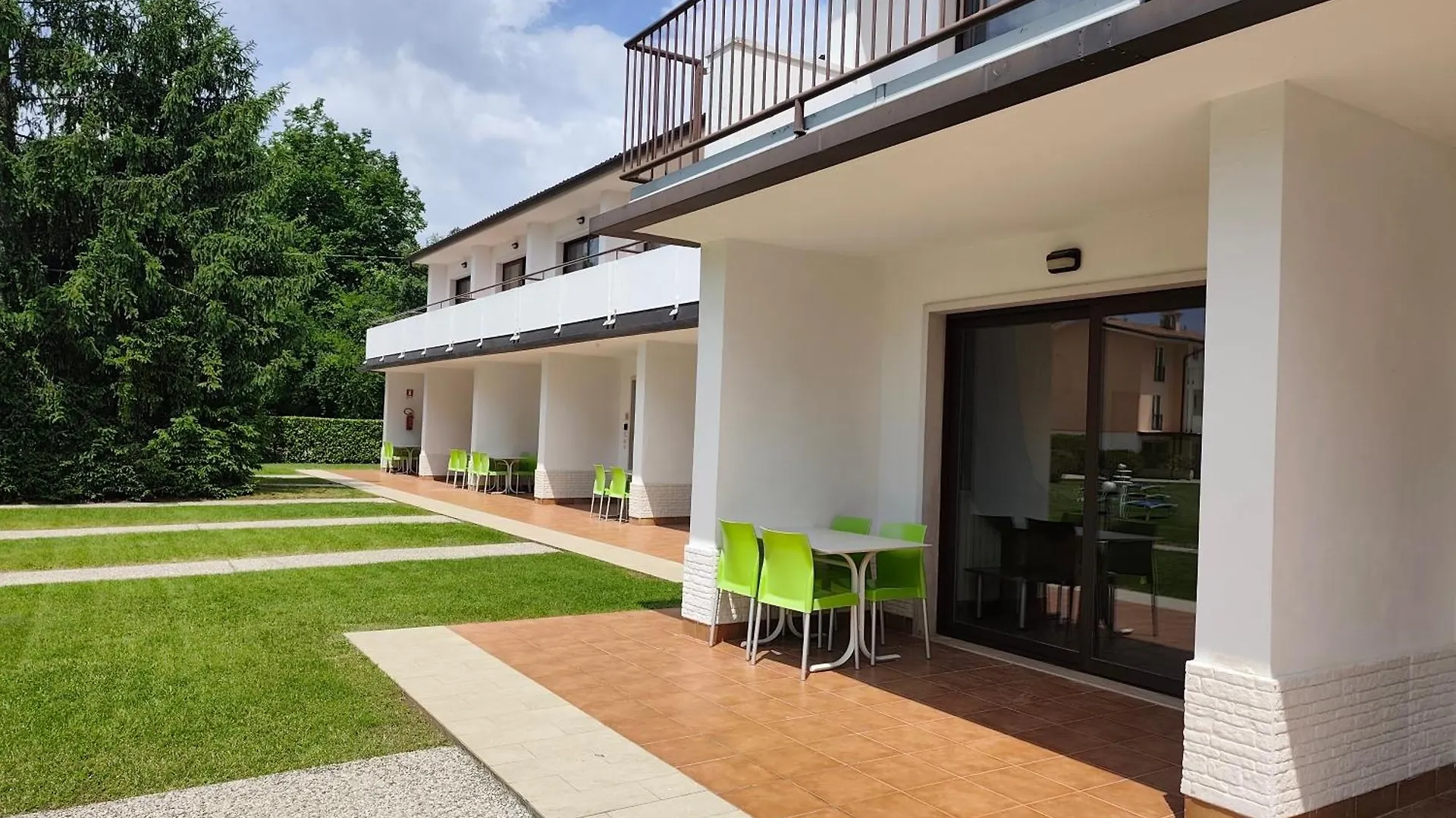 Bran & Denise Residence Costermano Italia