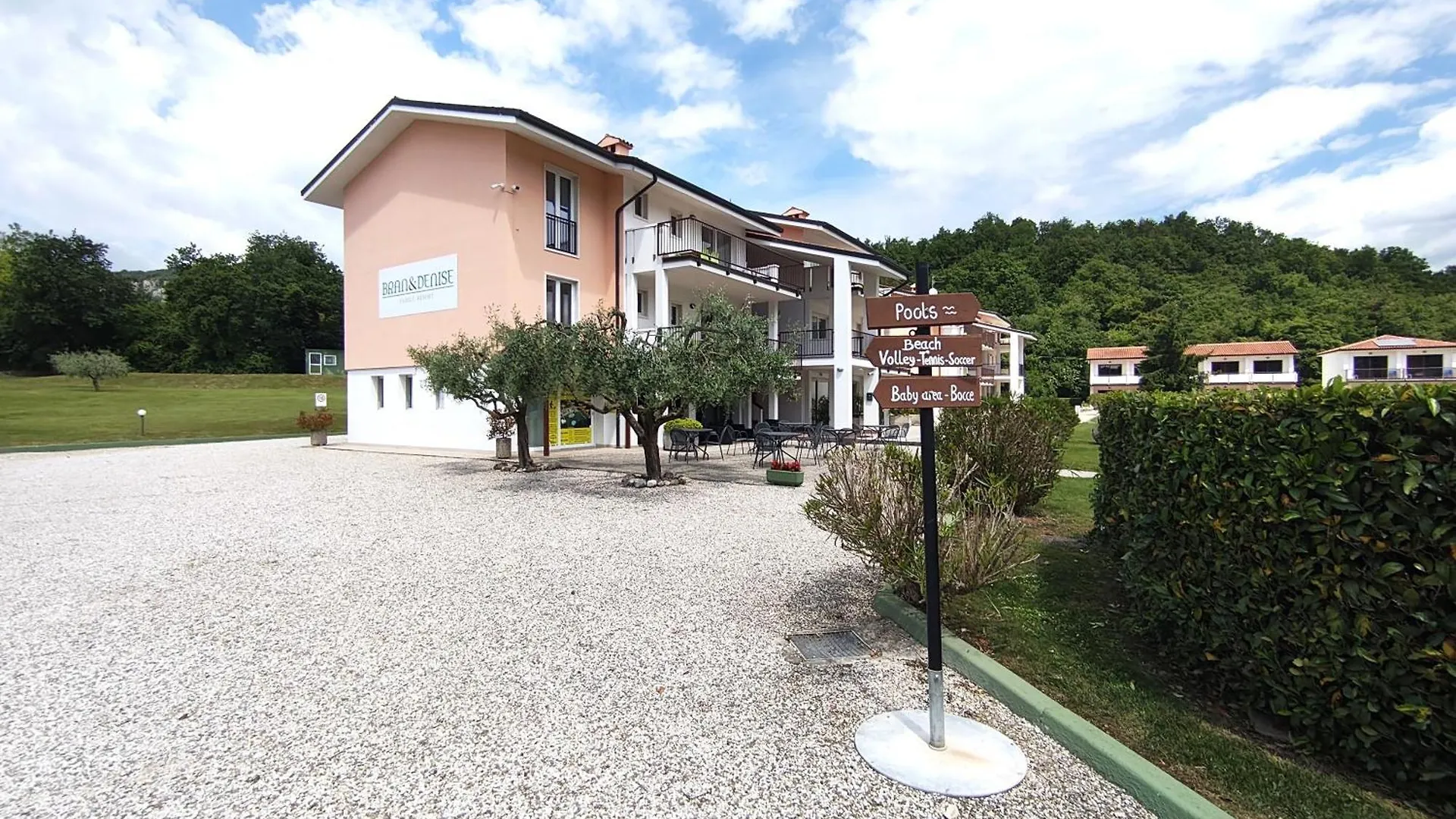 Bran & Denise Residence Costermano Aparthotel