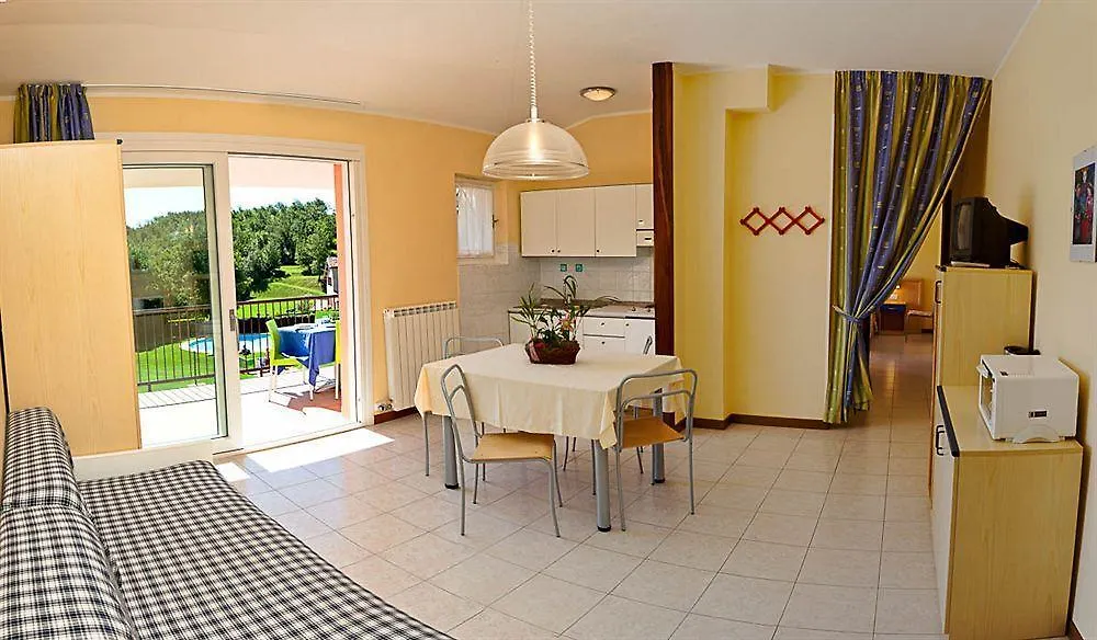 *** Apart Otel Bran & Denise Residence Costermano İtalya