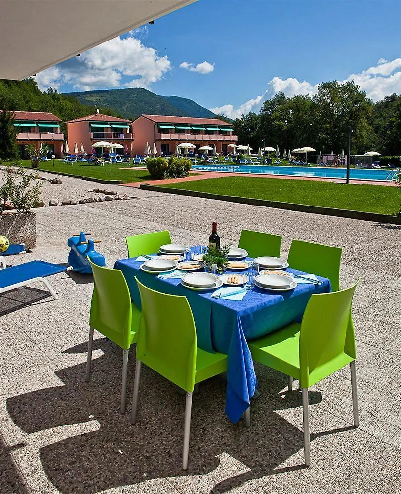 Bran & Denise Residence Costermano 3*,